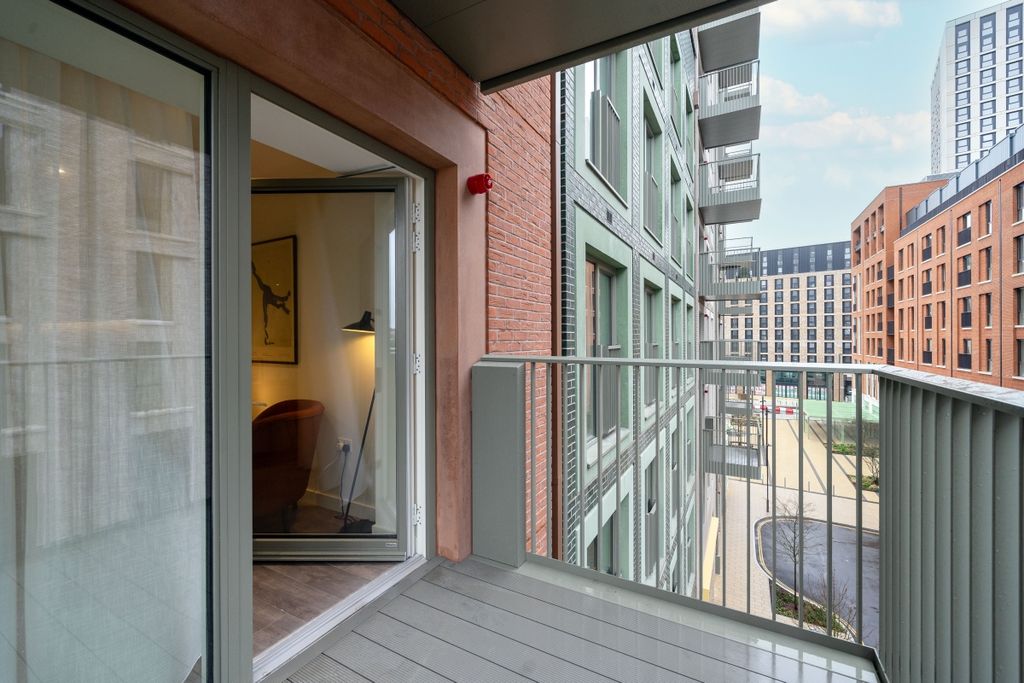 Property photo 2 of 22