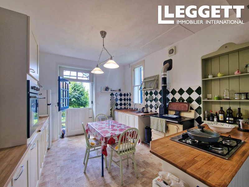 Property photo 1 of 10
