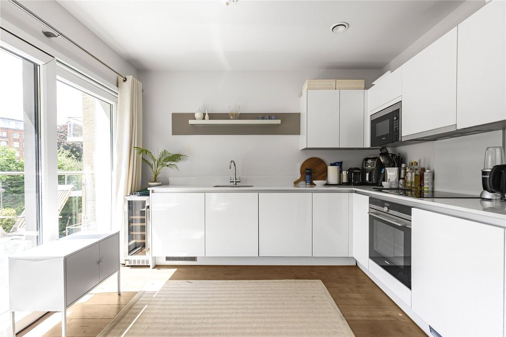 Property photo 2 of 17 Kitchen