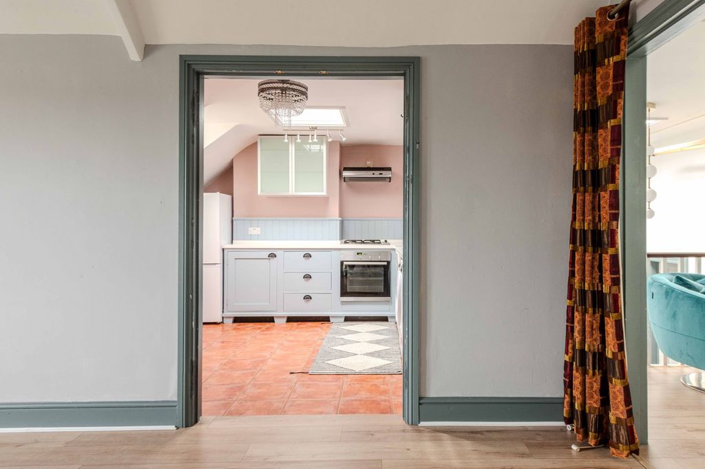 Property photo 2 of 21