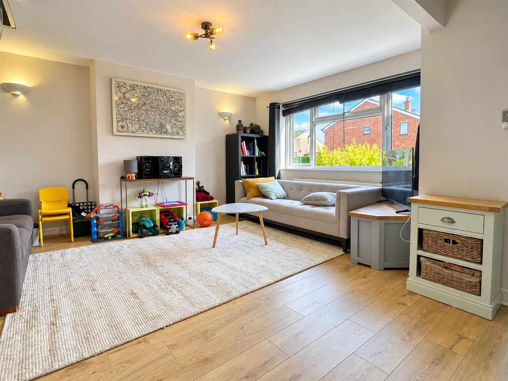 Property photo 2 of 13 B7E054B6-CE4A-4C48-8509-A0D2C0Bd907D.Png