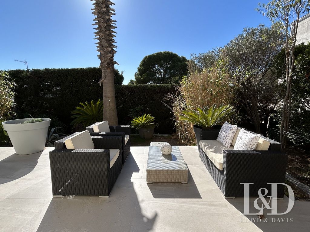 Property photo 2 of 38