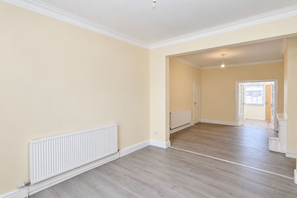 Property photo 2 of 10 Photo