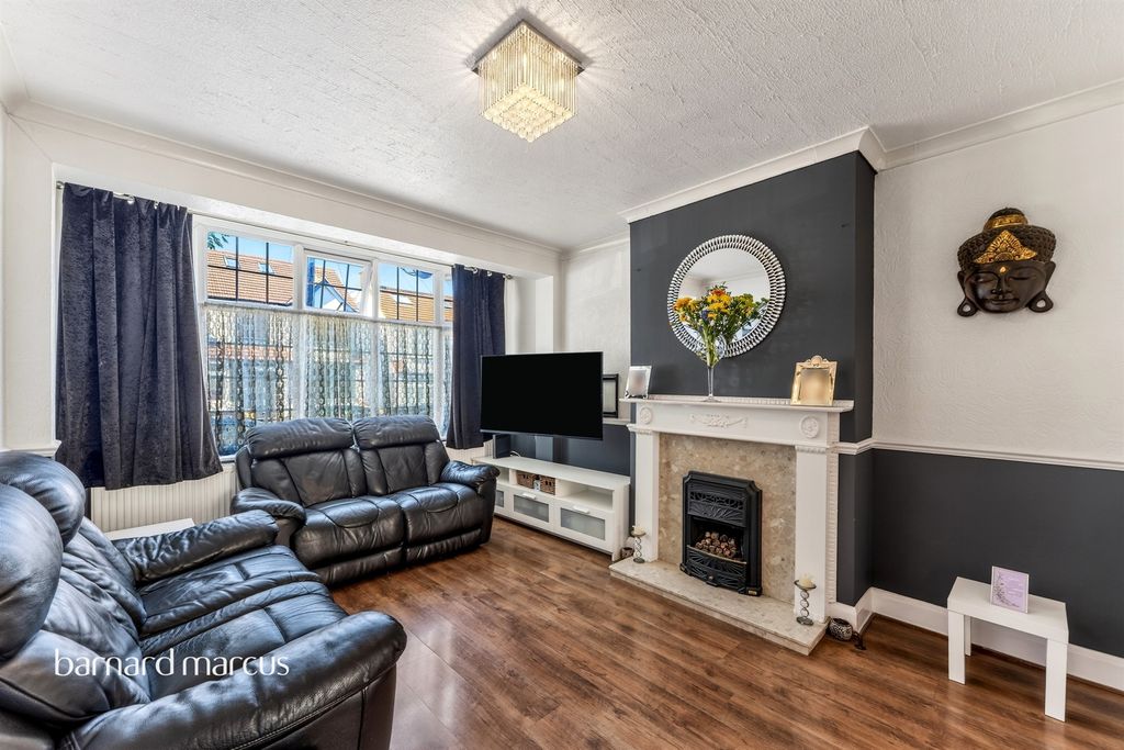 Property photo 2 of 18