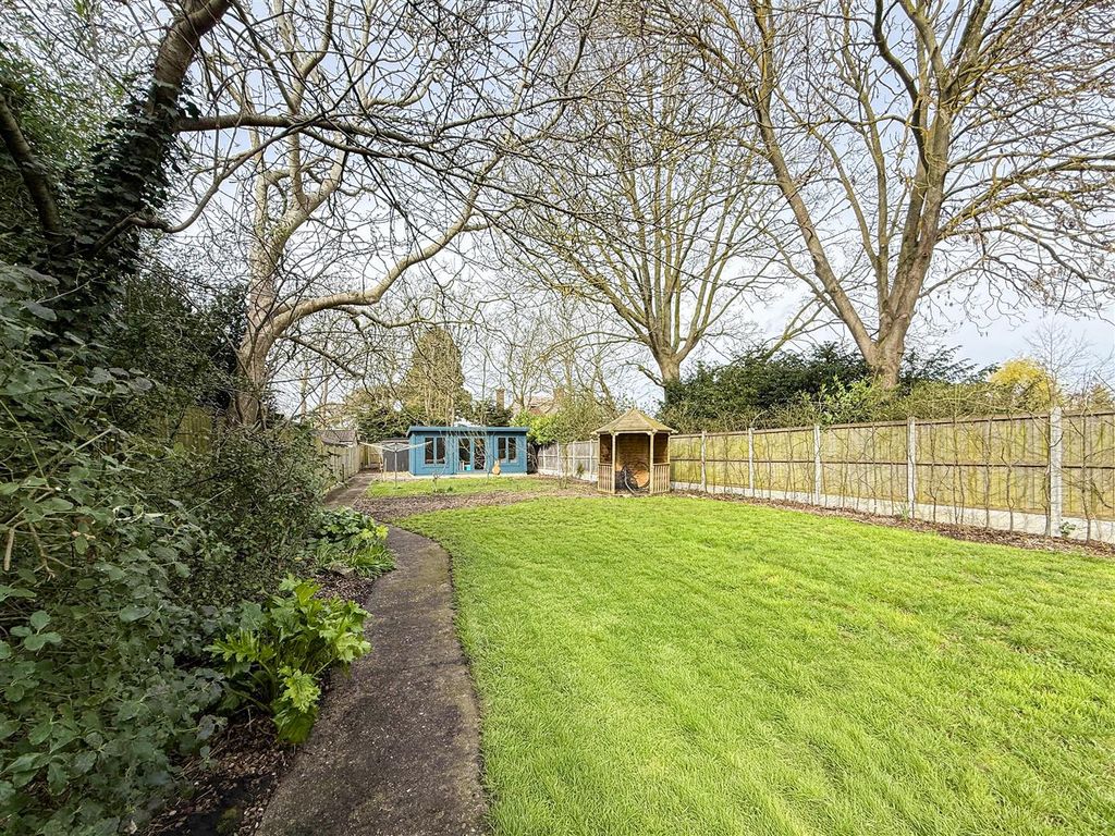 Property photo 3 of 34 Garden