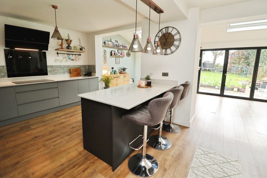 Property photo 3 of 29