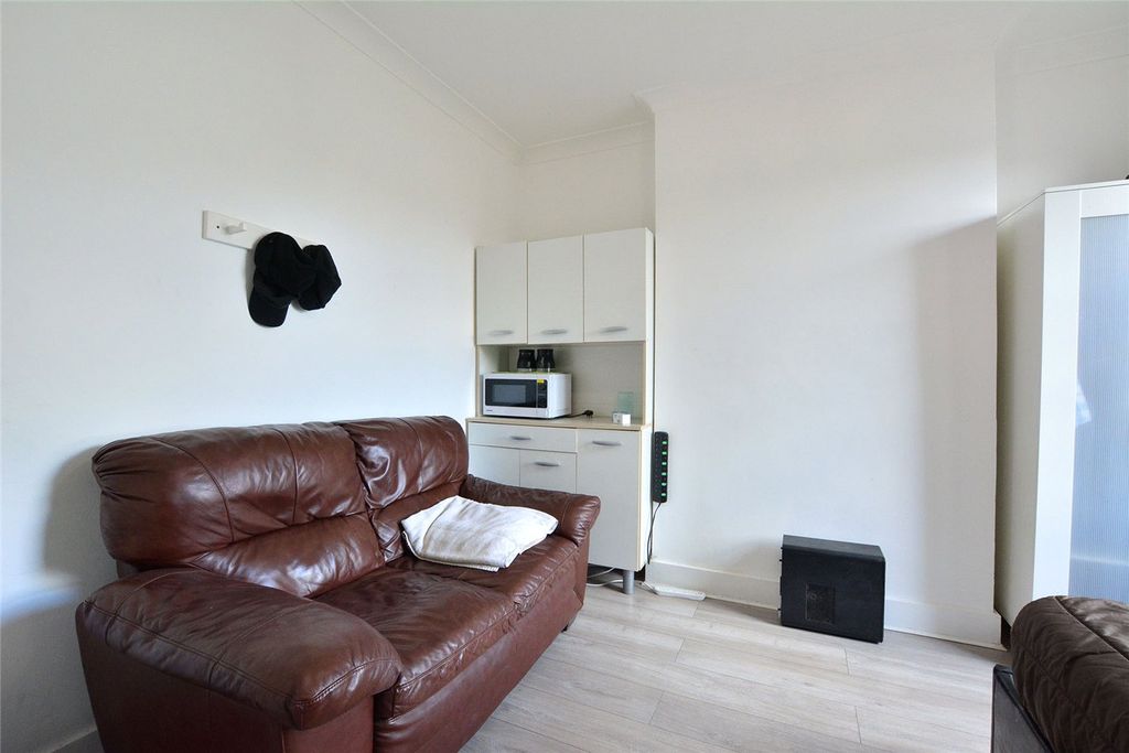 Property photo 2 of 9 Picture No. 12