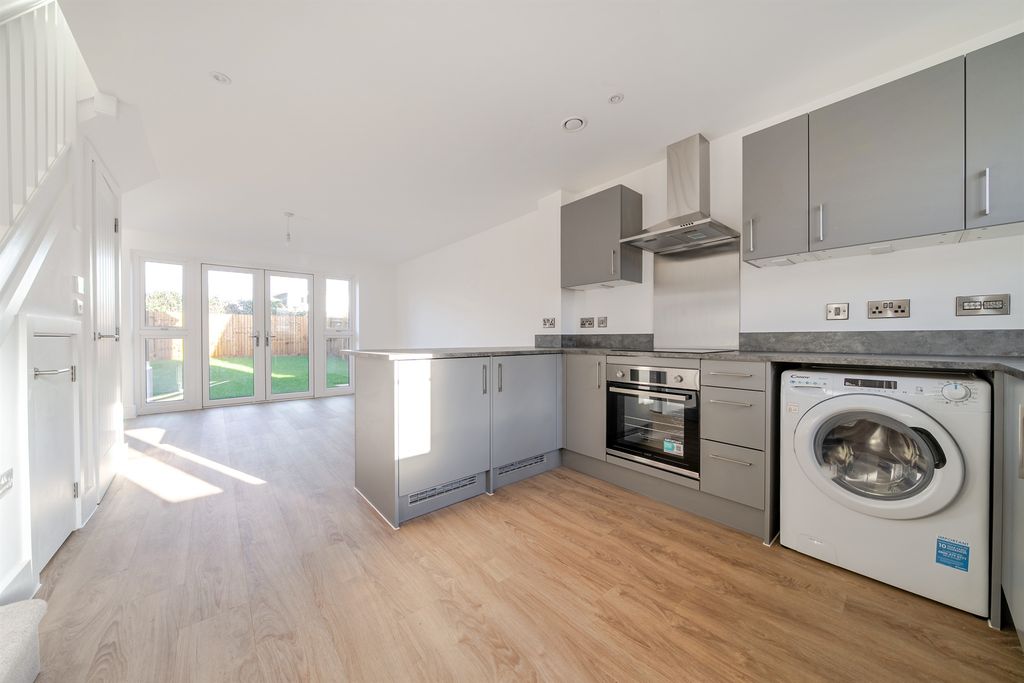 Property photo 3 of 20