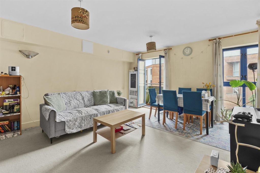 Property photo 3 of 14