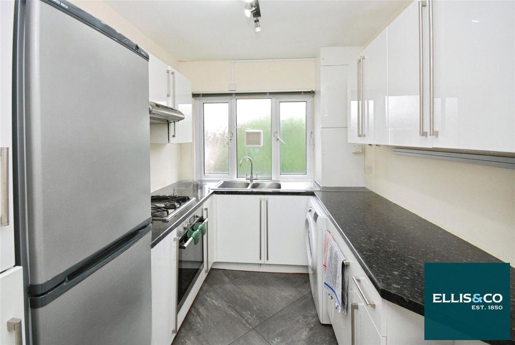 Property photo 2 of 12 Picture No. 37