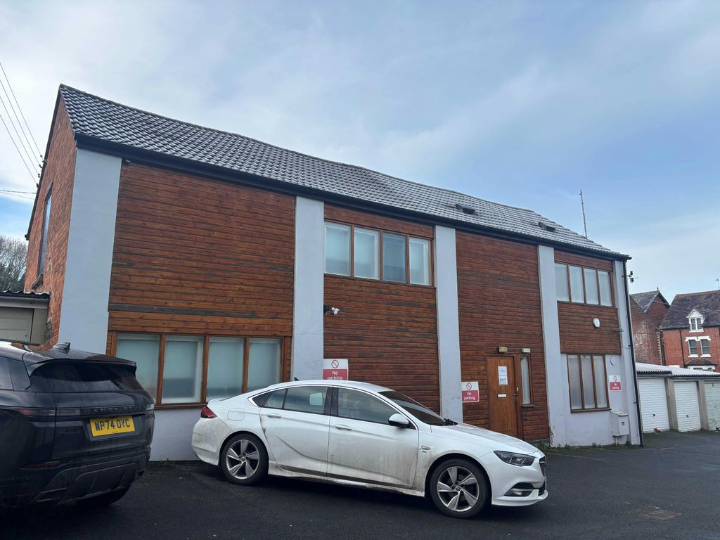 Property photo 3 of 8 Ext 1.Jpg