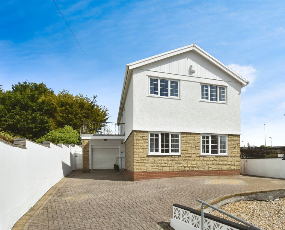 Property photo 2 of 31