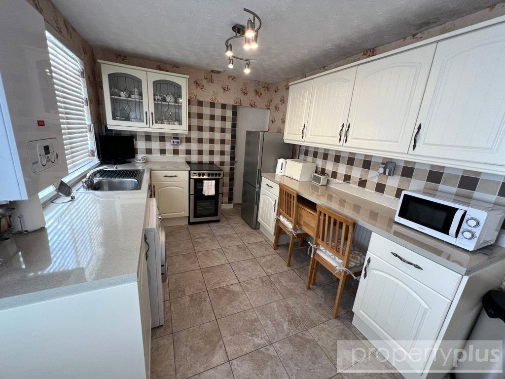 Property photo 3 of 15 Picture No. 12