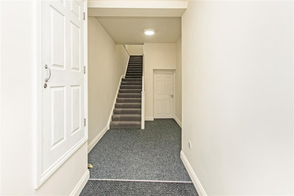 Property photo 3 of 13 Entrance Hall