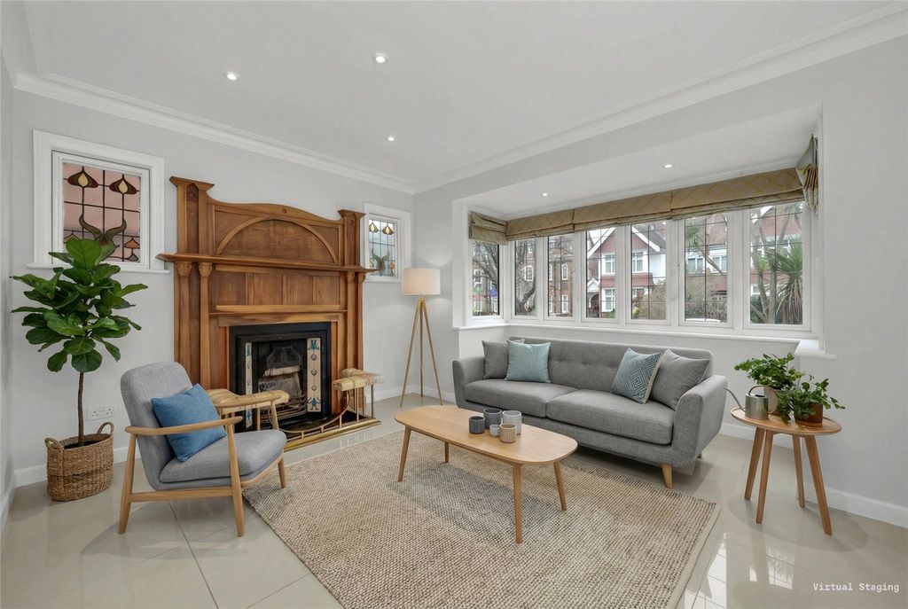 Property photo 3 of 16 Reception