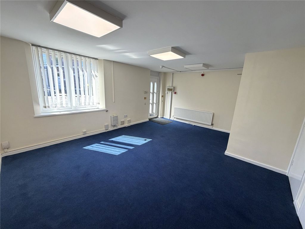 Property photo 2 of 11 Picture No. 22