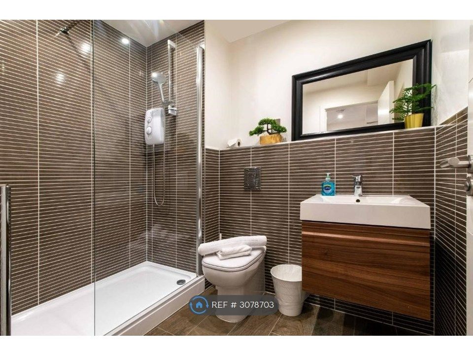 Property photo 2 of 6 Bathroom