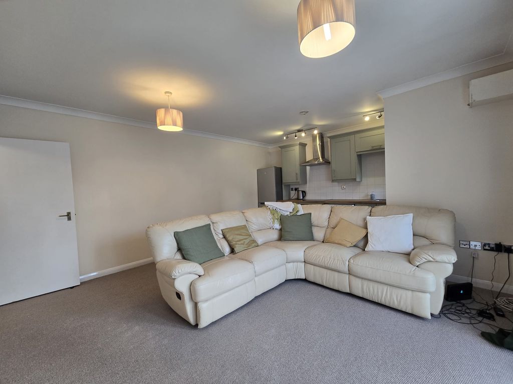 Property photo 2 of 6