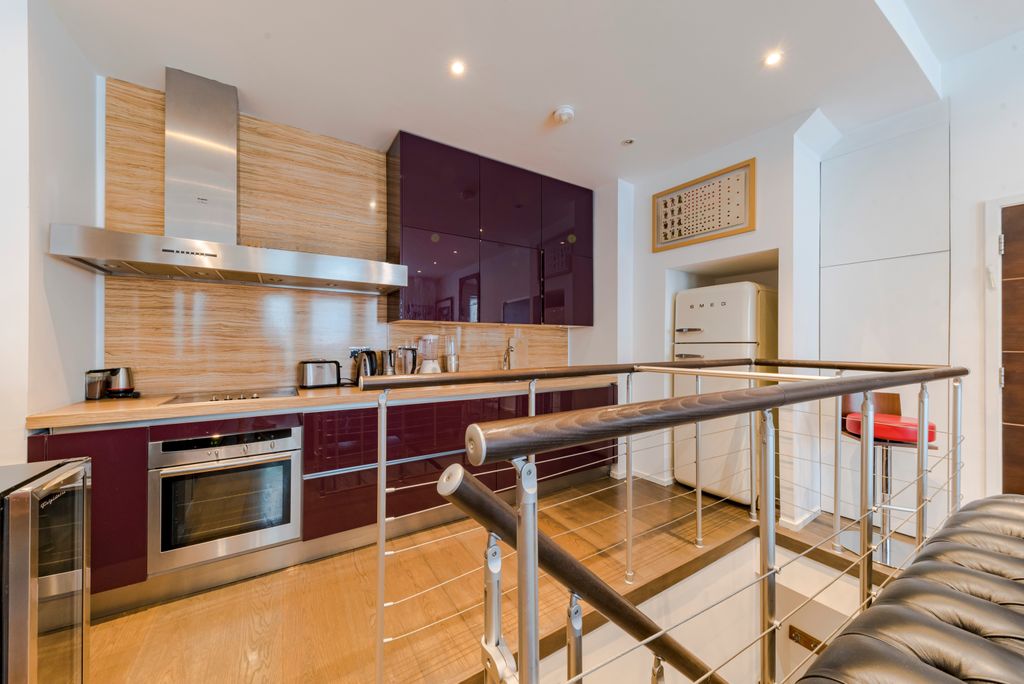 Property photo 3 of 5 Kitchen