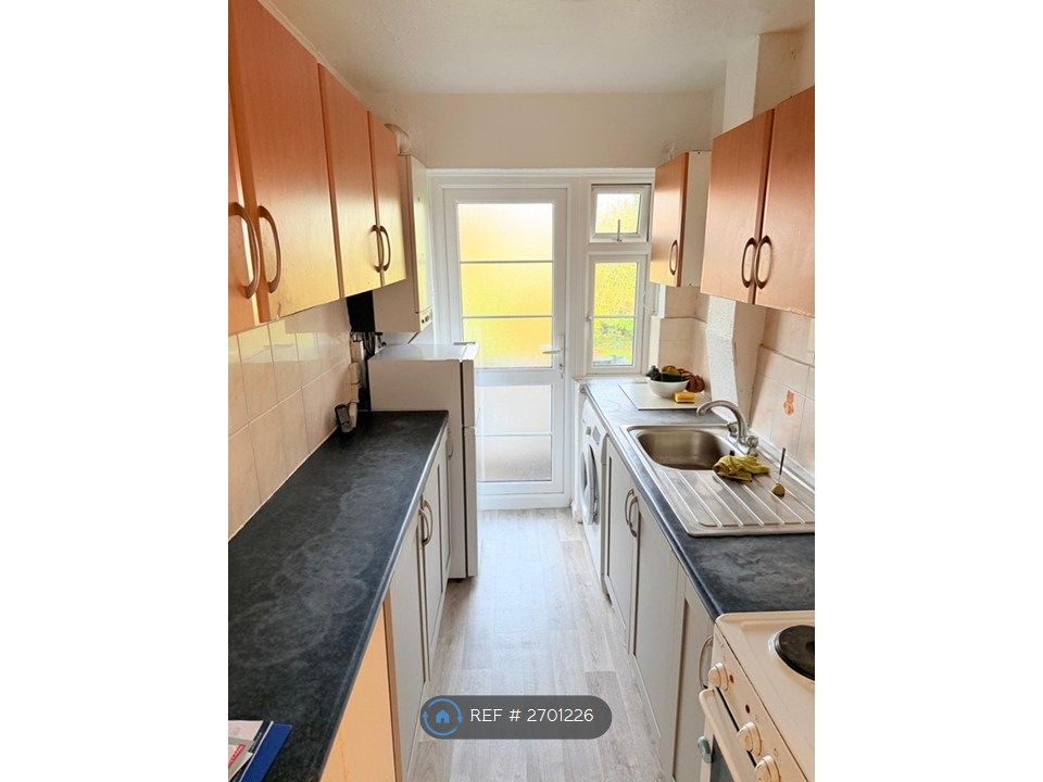 Property photo 3 of 15 Kitchen