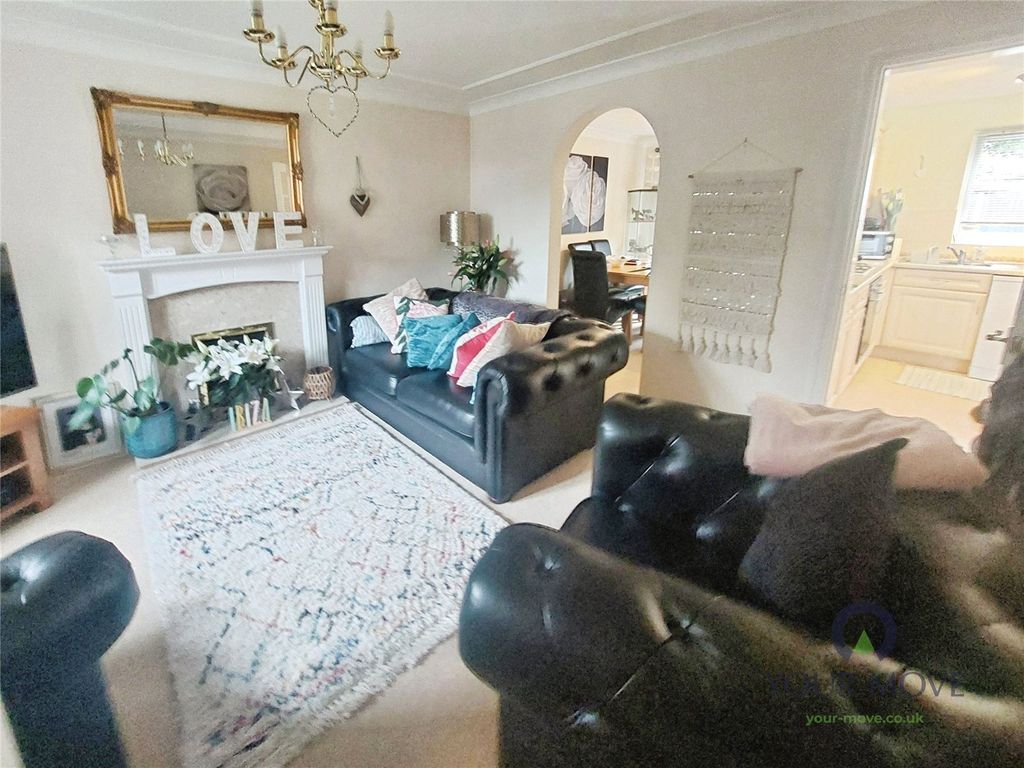 Property photo 2 of 11 Lounge