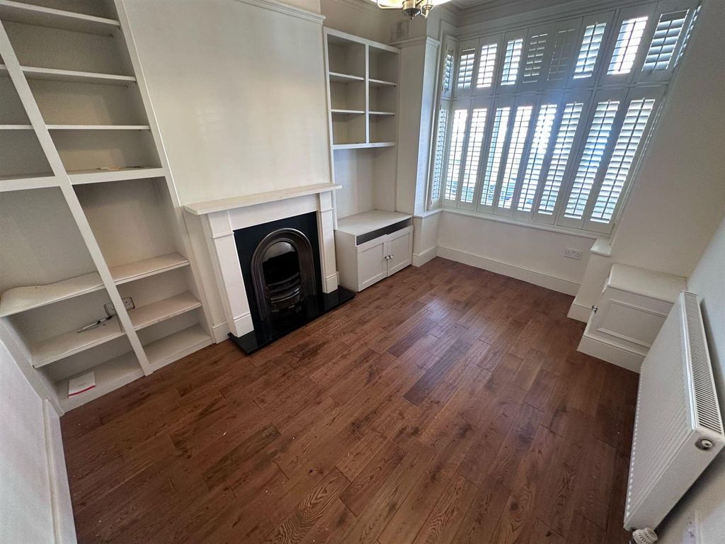 Property photo 3 of 17 485073663_1160717172268510_5915217123000289131_N.J