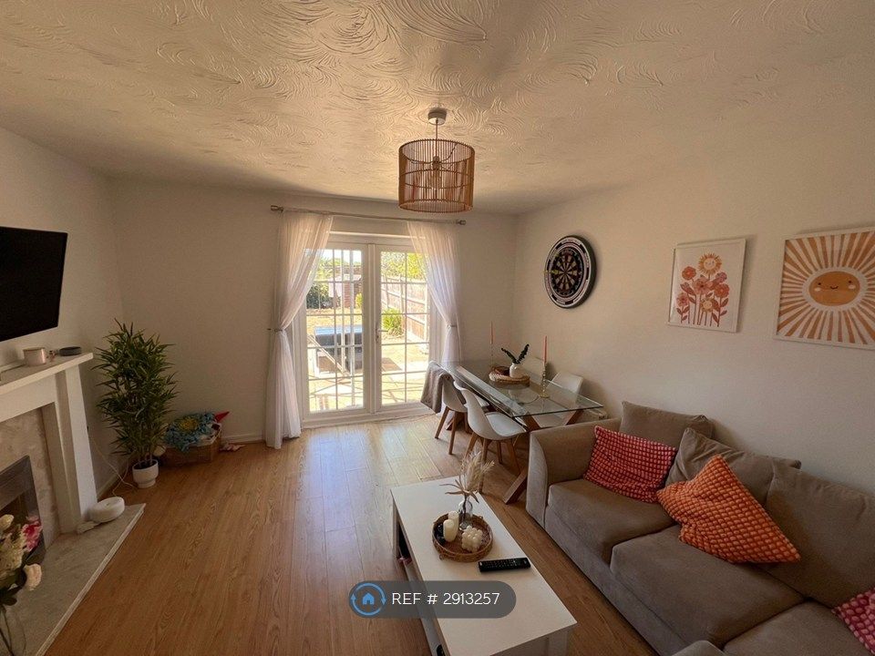 Property photo 2 of 27