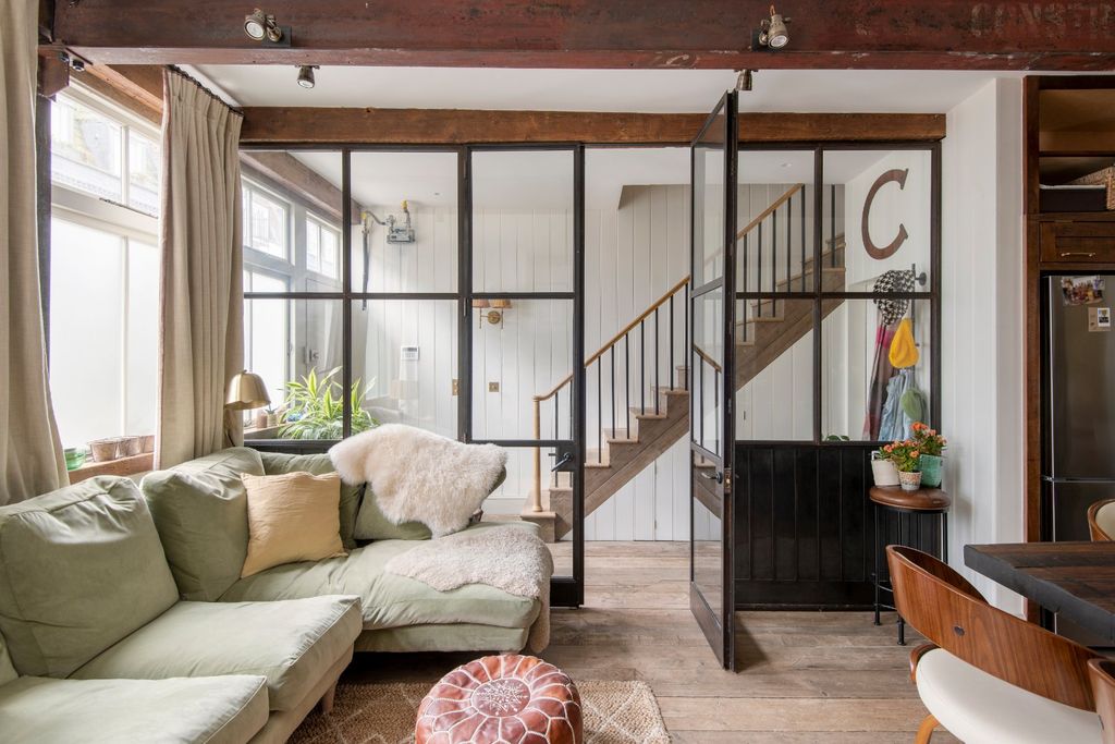 Property photo 2 of 21 Ground Floor