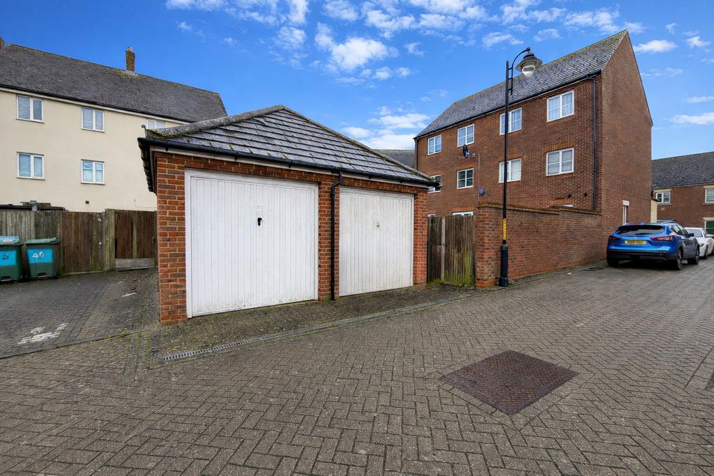 Property photo 3 of 21