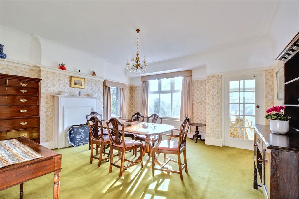 Property photo 3 of 43 Dining Room