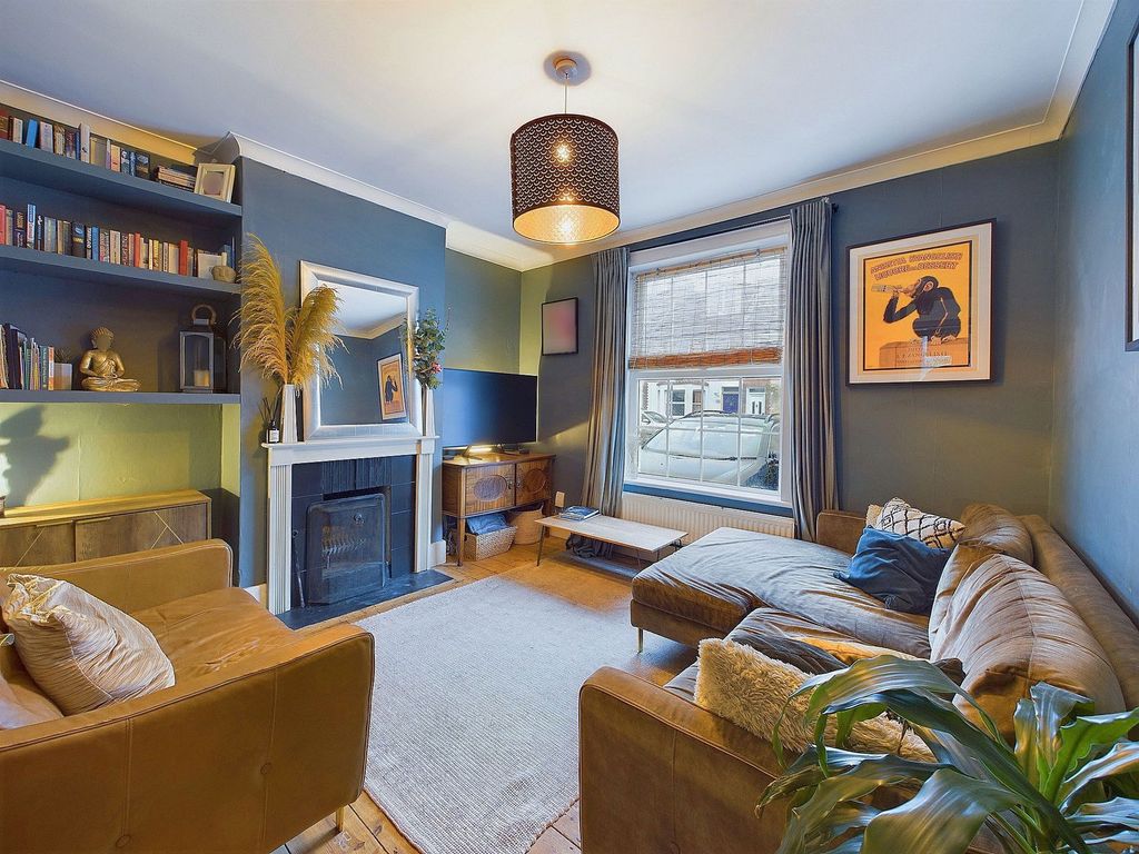 Property photo 2 of 19