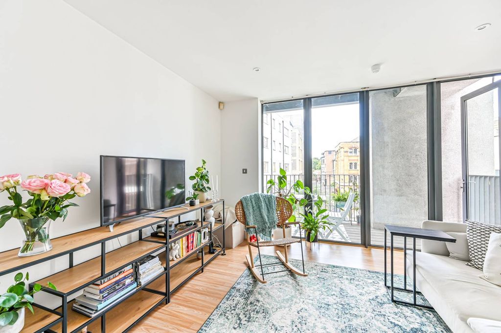 Property photo 3 of 11