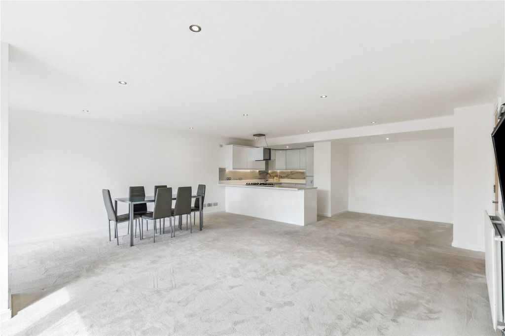 Property photo 2 of 15 Picture No. 02