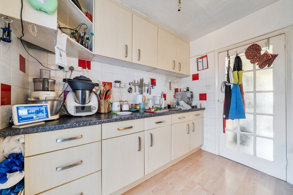 Property photo 2 of 20 Kitchen