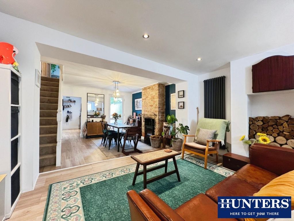 Property photo 2 of 21