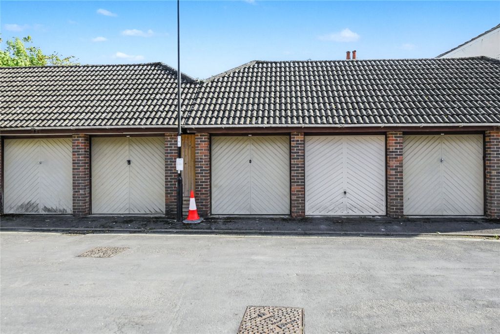 Property photo 3 of 20 Picture No. 14