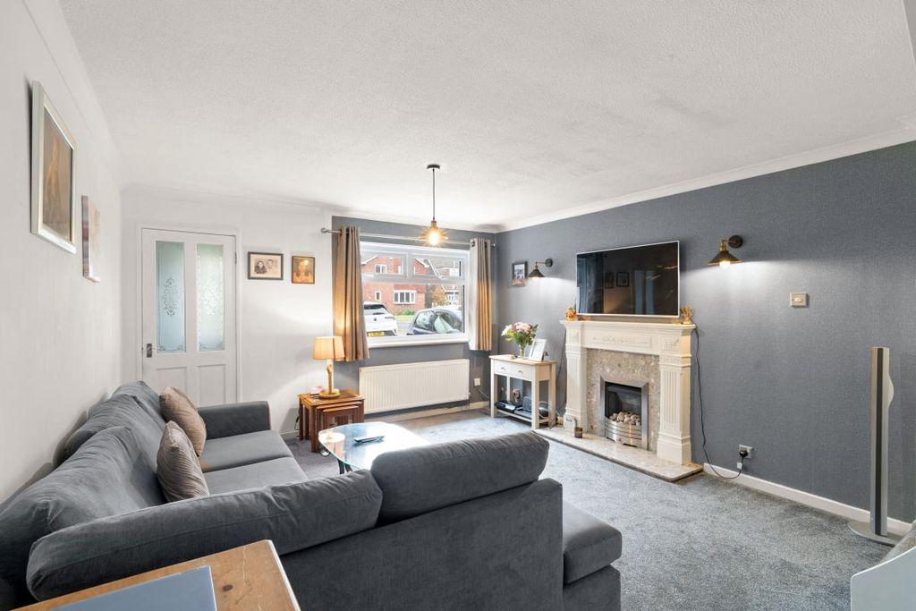 Property photo 2 of 36