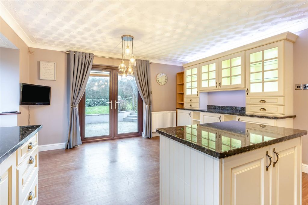 Property photo 3 of 39 8673580-Interior10.Jpg