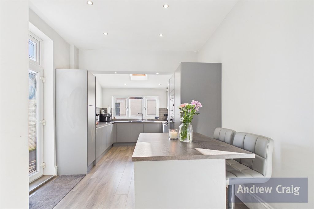 Property photo 1 of 25 (Main)