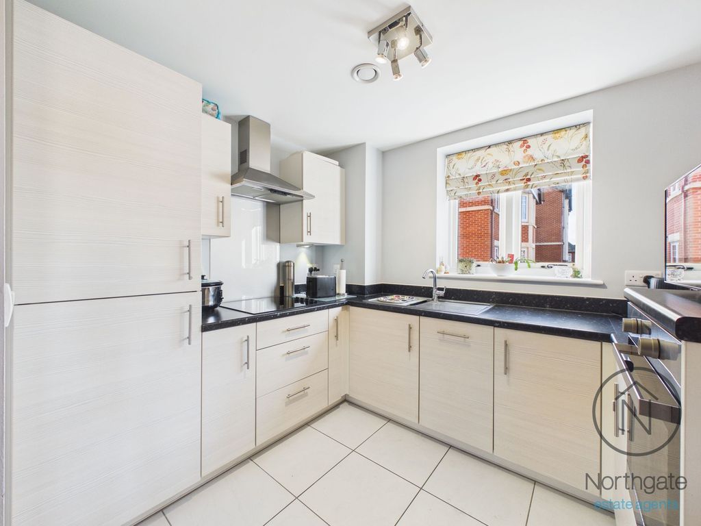 Property photo 2 of 11 Kitchen