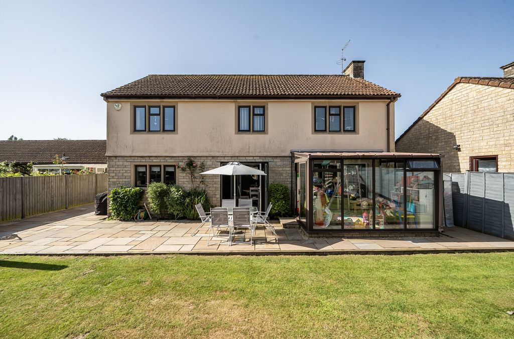 Property photo 2 of 20 1482997-19-6A3Cf1...