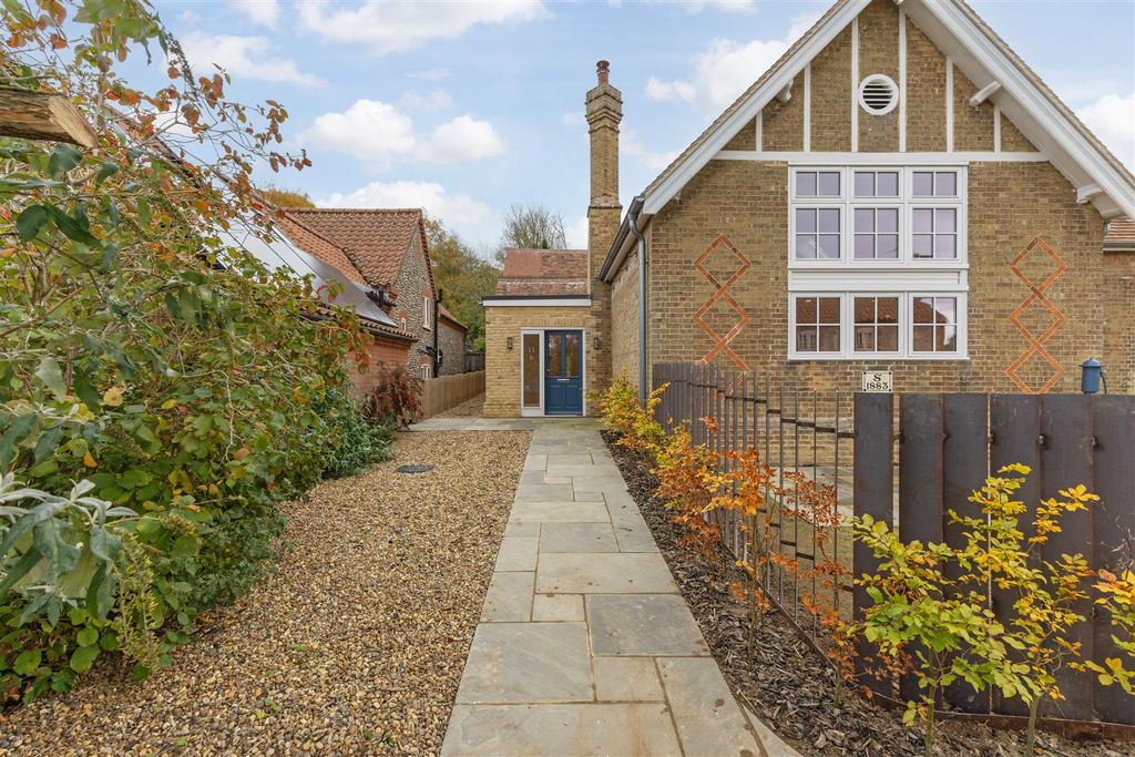 Property photo 1 of 16