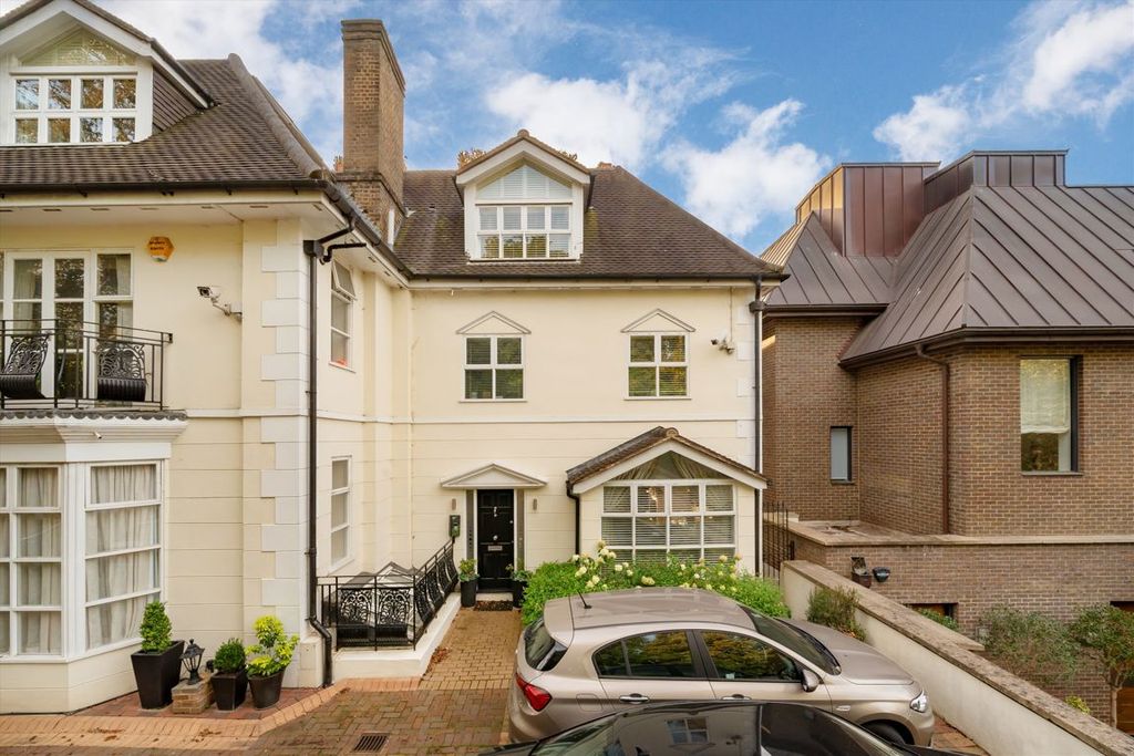 Property photo 1 of 10