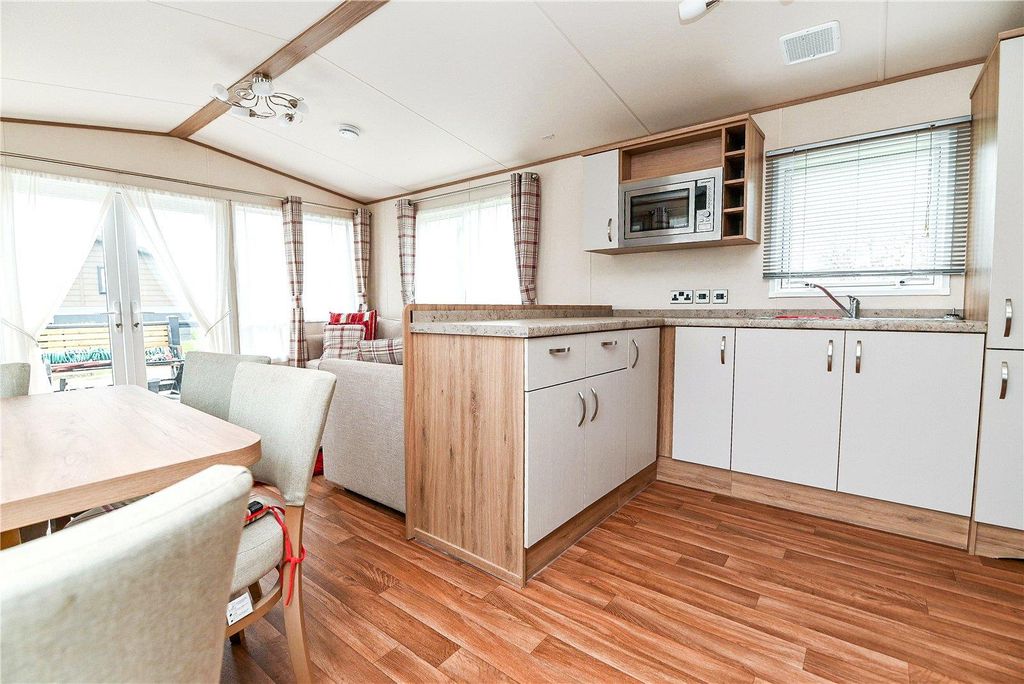 Property photo 2 of 15 Picture No. 03