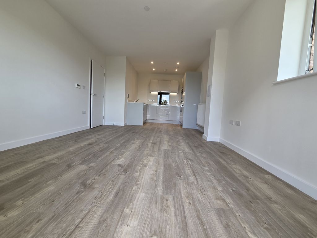 Property photo 1 of 11 1 Bed Flat To Rent Ensemble Road, En4