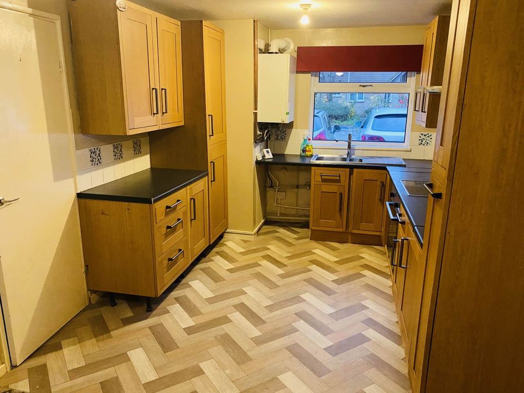 Property photo 3 of 15 Kitchen