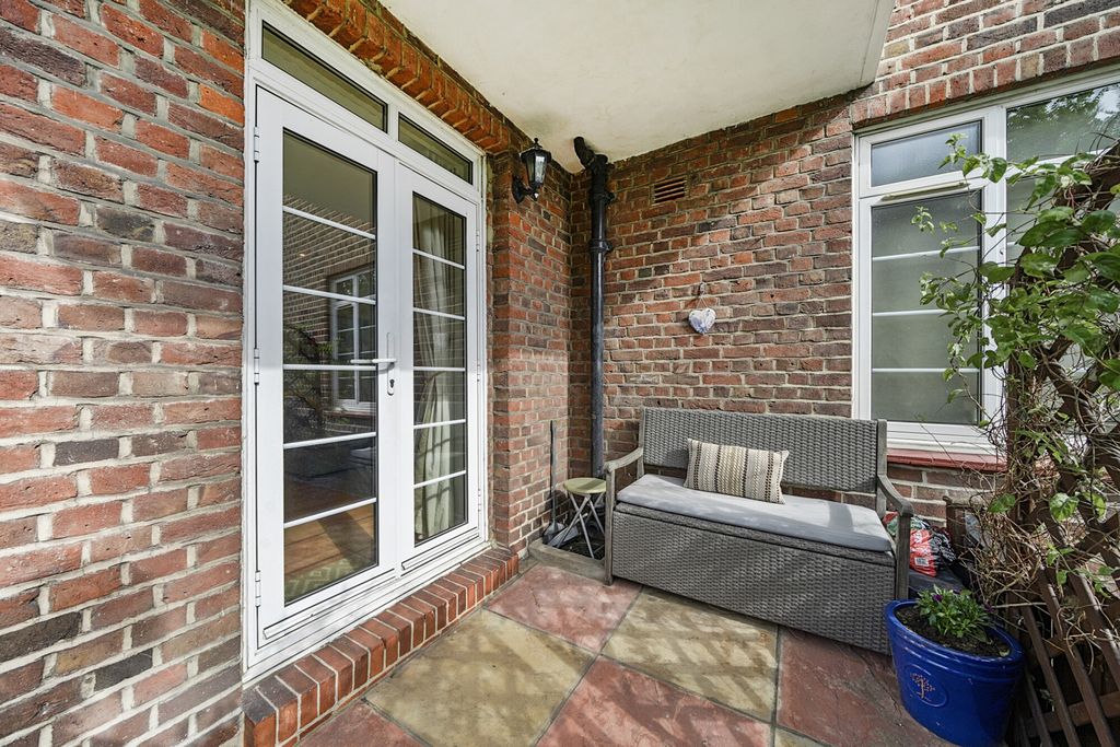 Property photo 3 of 17 Balcony
