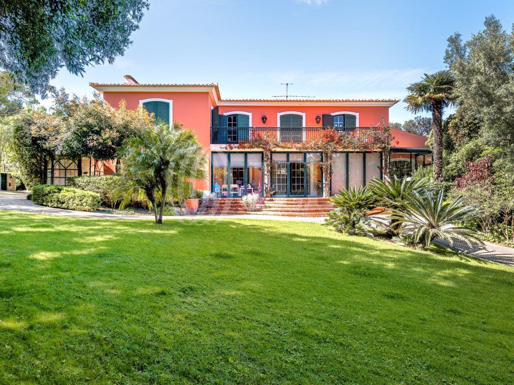 Property photo 1 of 26 5+1 Bedroom Villa With Pool In Birre, Cascais