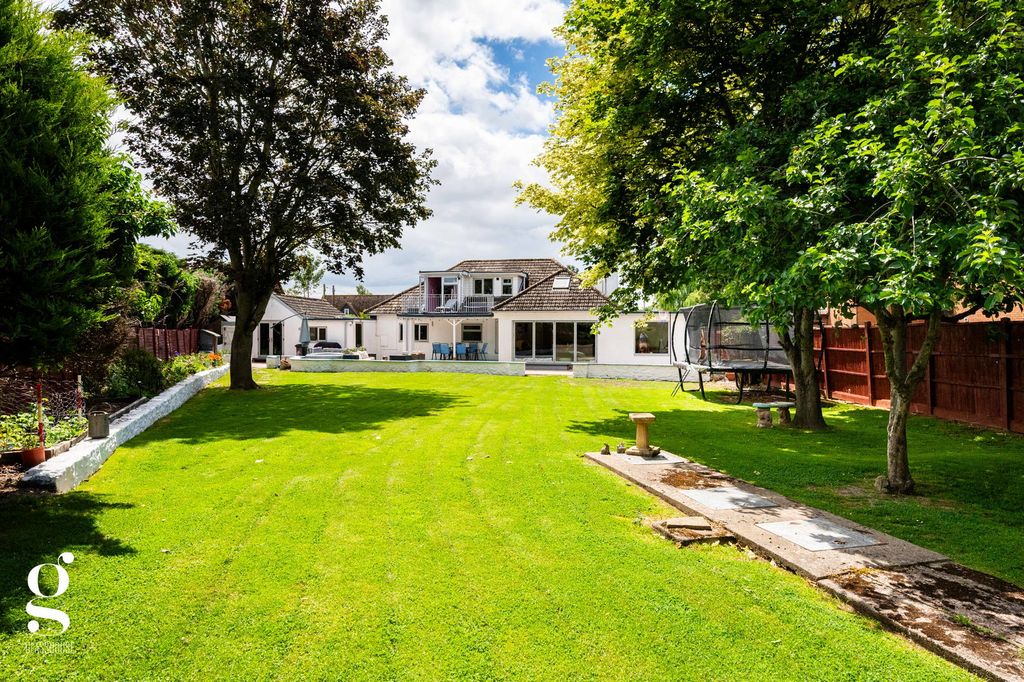 Property photo 3 of 46