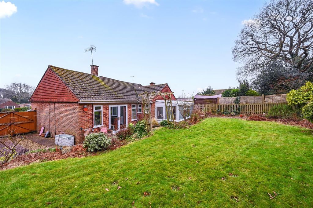 Property photo 2 of 14 3 Clifton Rise (14).Jpg